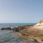 Homeforguest Con Piscina A 50m Del Mar En La Caleta Apartment *