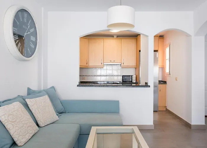 Homeforguest Con Piscina A 50m Del Mar En La Caleta Appartamento