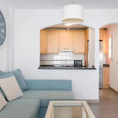 Homeforguest Con Piscina A 50m Del Mar En La Caleta Lägenhet