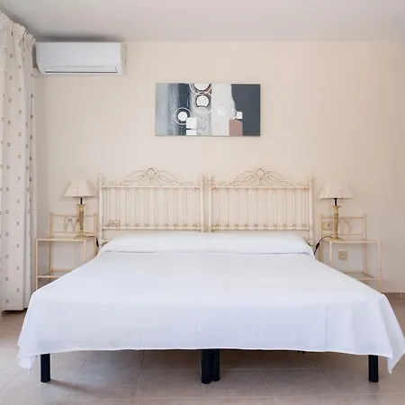 Apartament Homeforguest Con Piscina A 50m Del Mar En La Caleta *
