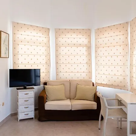 Homeforguest Con Piscina A 50m Del Mar En La Caleta Apartament *