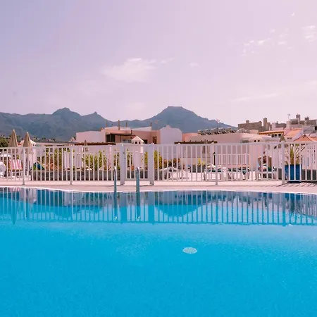 Homeforguest Con Piscina A 50m Del Mar En La Caleta Apartament